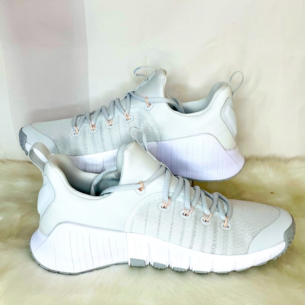New Nike Free Metcon 6 in Photon Dust and Metallic Silver Women's size 10 - Picture 7 of 9